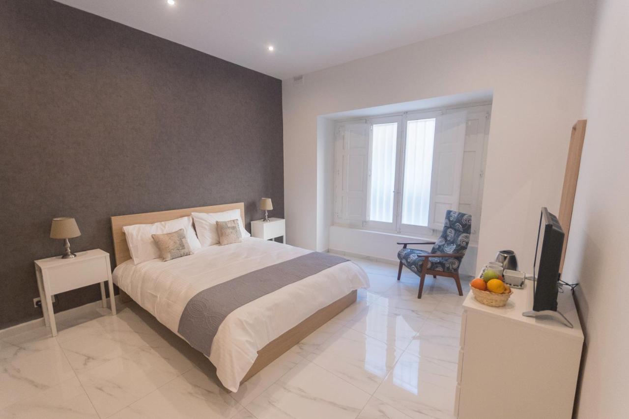 4 Bedroom Apartment Near Sliema Seafront Экстерьер фото